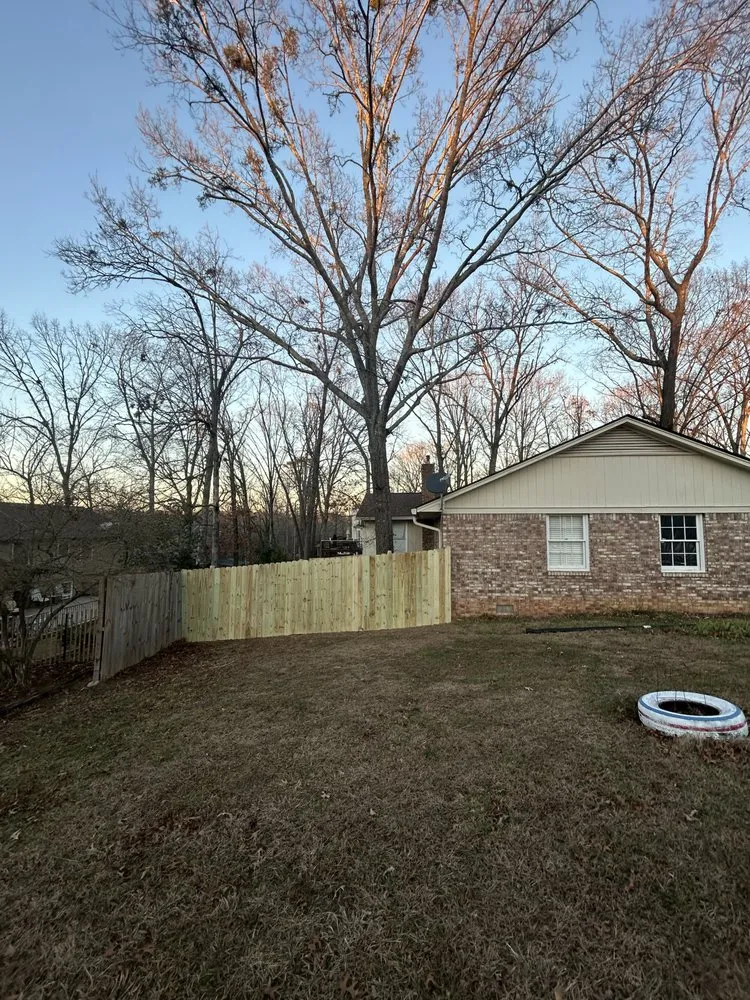 Reliable wood fence service in Duluth, GA by Jacbe