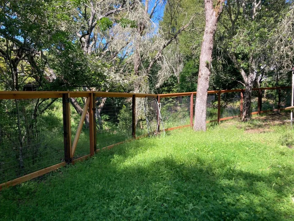 Local vinyl fence installation service in Martinez, CA - Java Fence