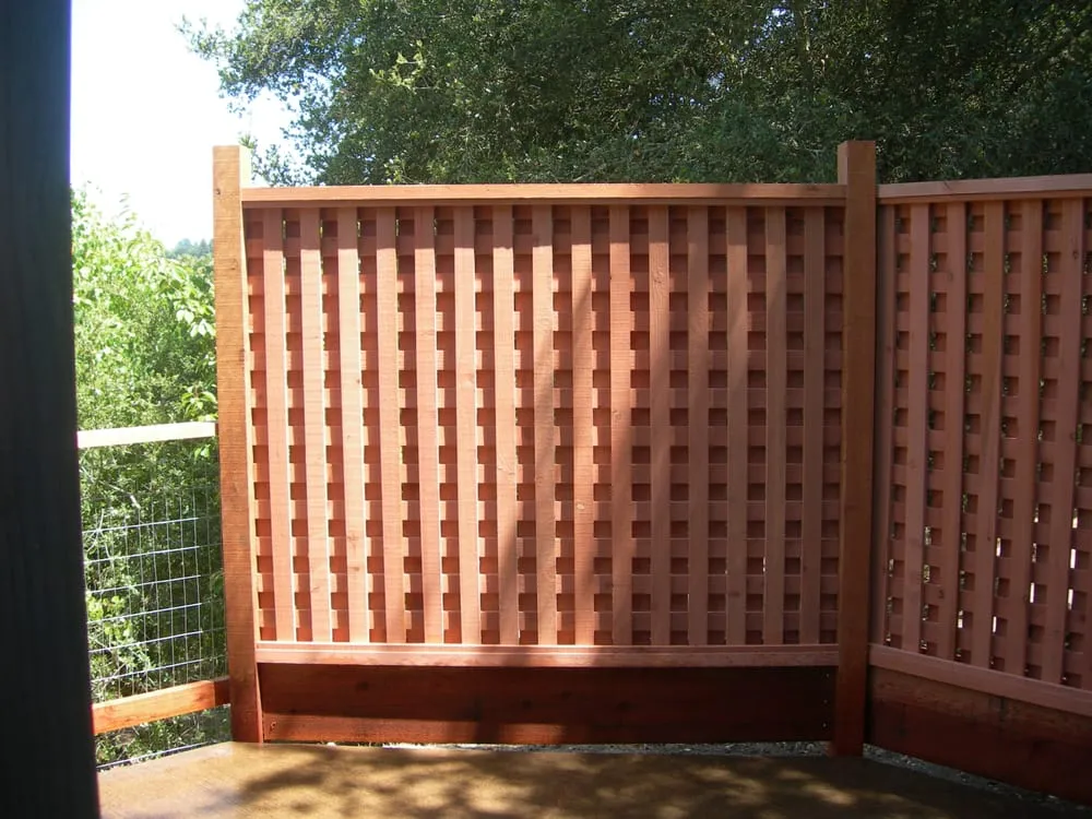 Local vinyl fence installation for homes in Martinez, CA by Java Fence