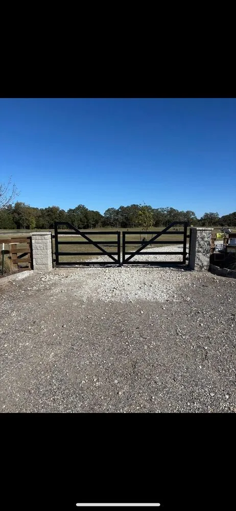Quality chain link fencing experts serving Iola, TX - JBlakeley Construction
