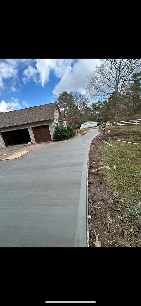 Affordable vinyl fence installation service in Iola, TX - JBlakeley Construction