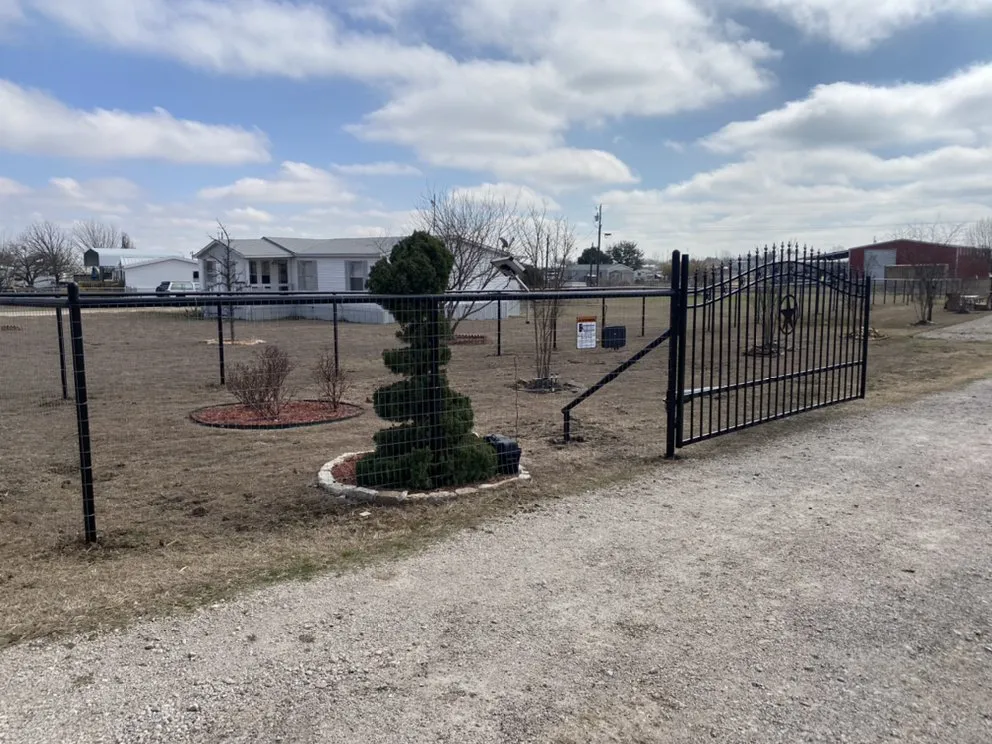 Expert privacy fencing in Venus, TX by J&J’S Services