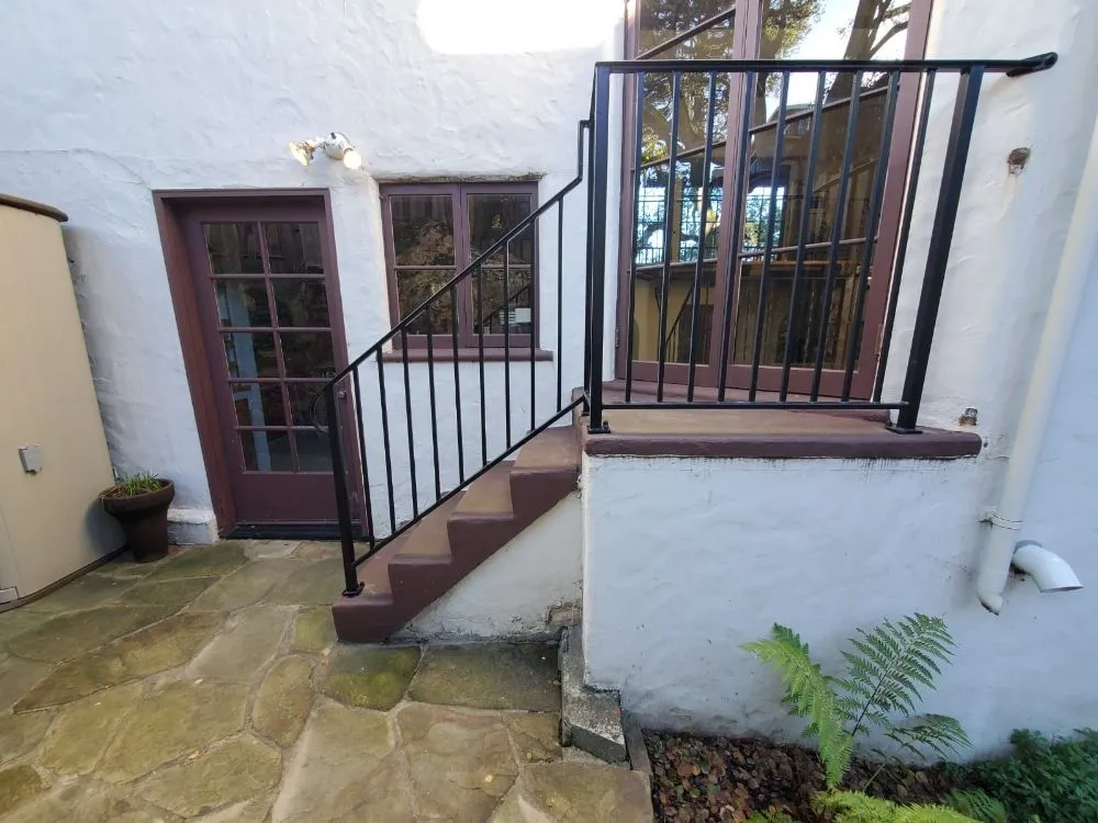 Affordable vinyl fence installation for homes in Berkeley, CA by JM Welding