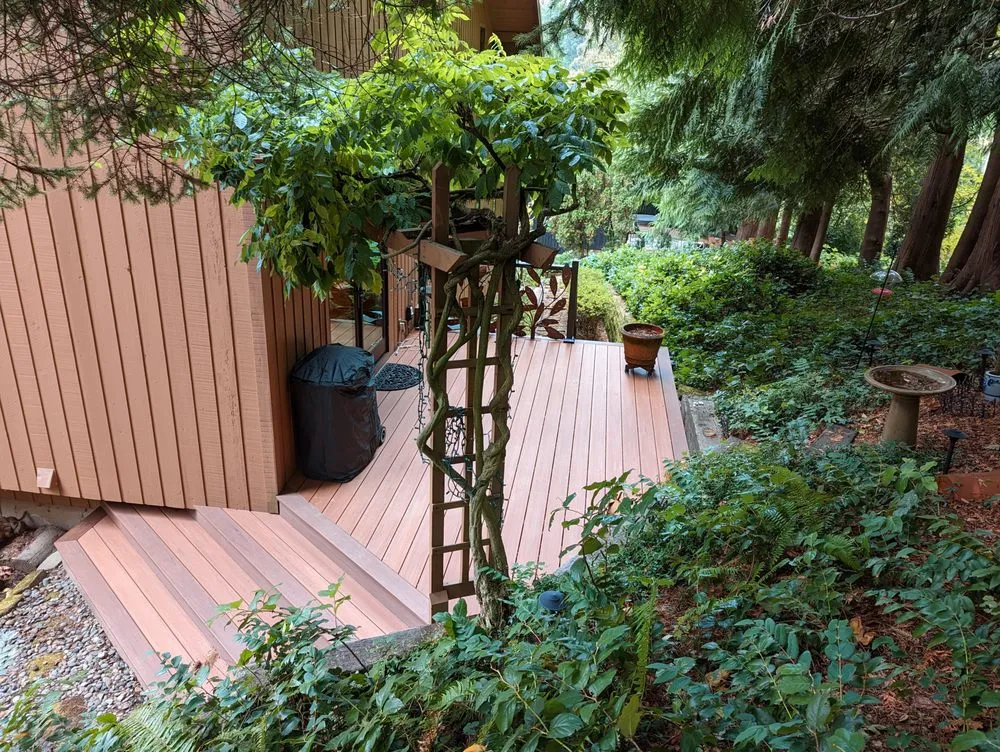 Local vinyl fence installation experts serving Aloha, OR - JTR Construction
