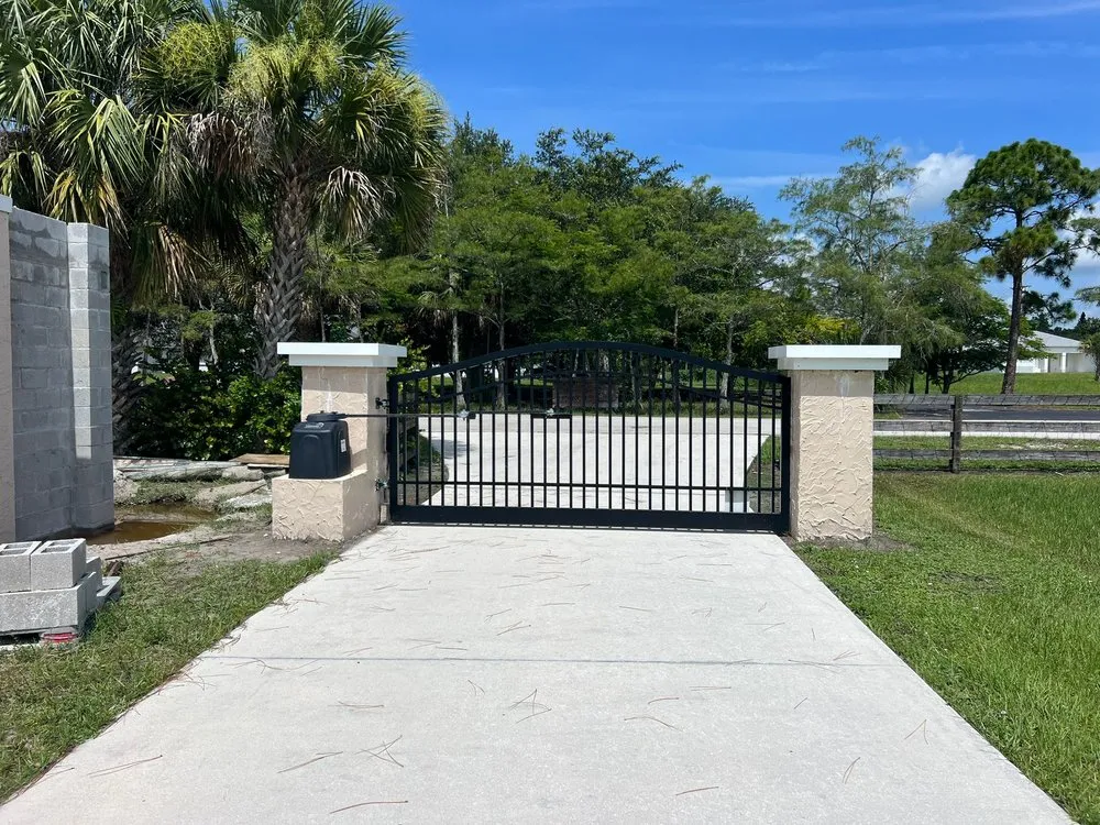 Top-rated wood fence service for homes in Compton, CA by Kendrick Electric Gate