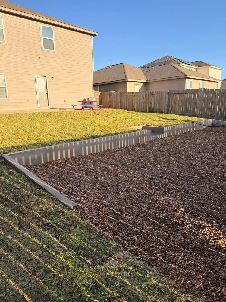 Trusted wood fence service service in Von Ormy, TX - La Roca92