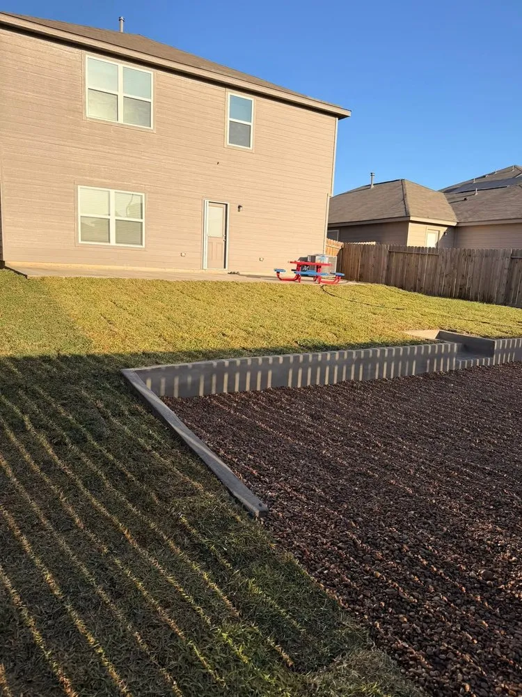 Expert fence repair experts serving Von Ormy, TX - La Roca92