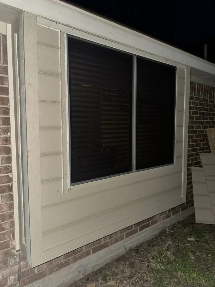 Reliable fence repair in Rowlett, TX by LL Contracting