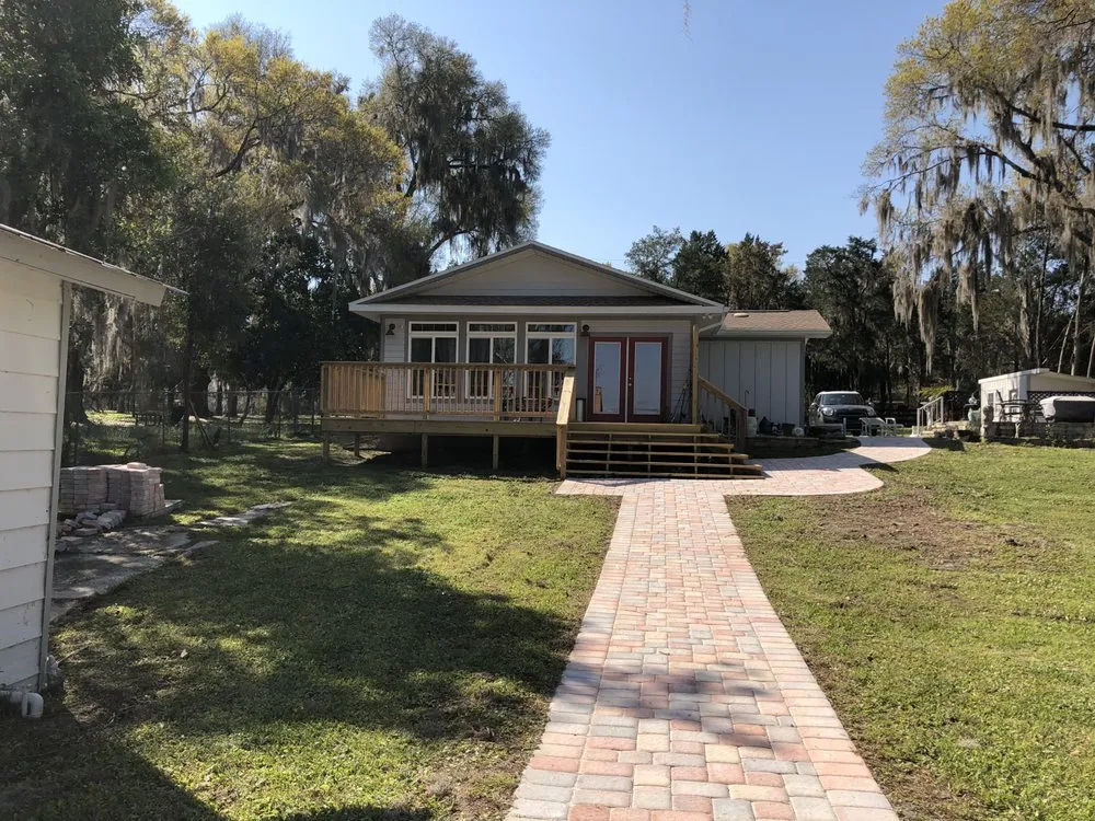 Professional chain link fencing in Reddick, FL by L&L Services