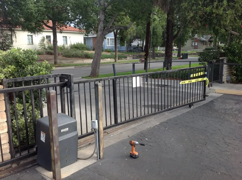 Local fence repair service in Pasadena, CA - Lock Up