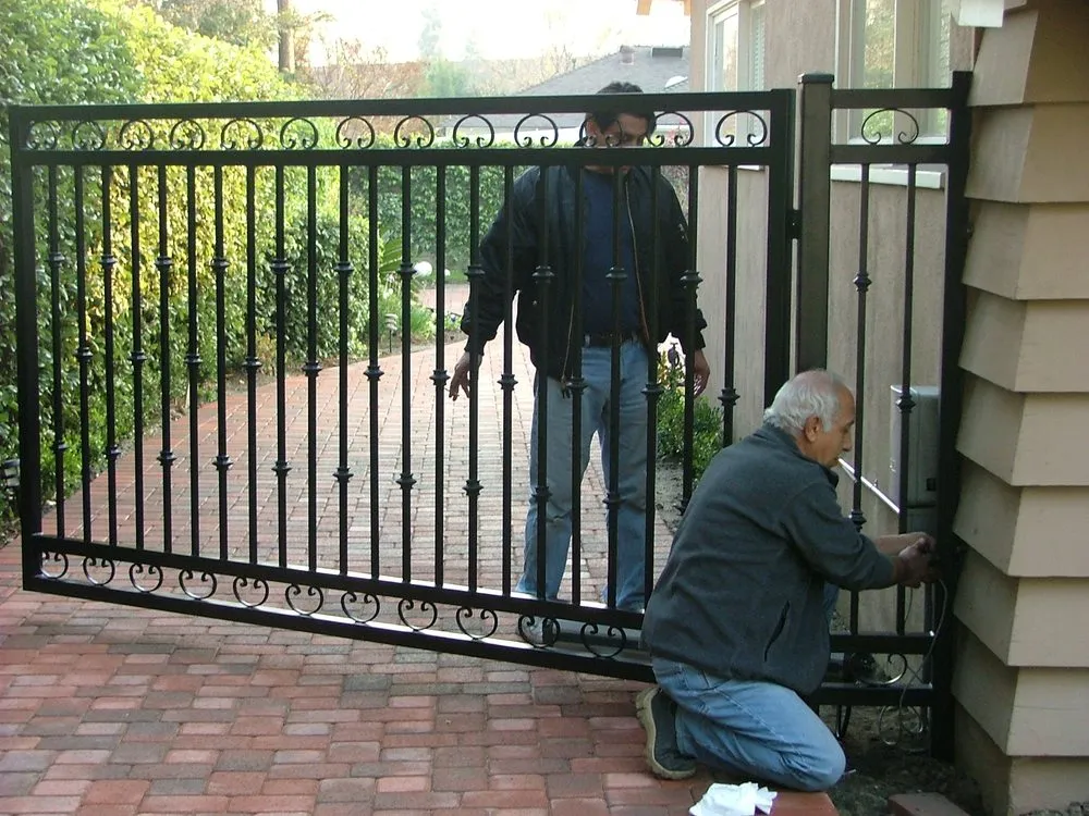 Affordable wood fence service in Pasadena, CA by Lock Up