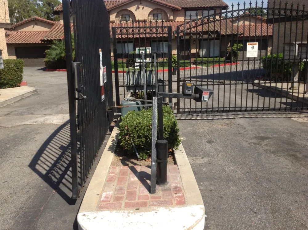 Local fence repair for homes in Pasadena, CA by Lock Up
