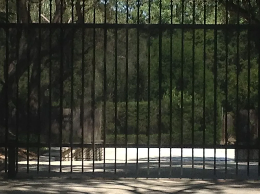 Top-rated fence installation experts serving Pasadena, CA - Lock Up