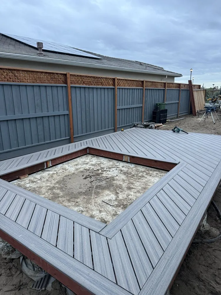 Local vinyl fence installation experts serving Modesto, CA - Lone River Constrution