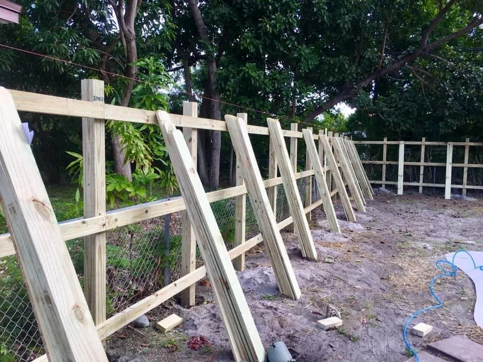 Local privacy fencing in Eustis, FL by L&R Construction