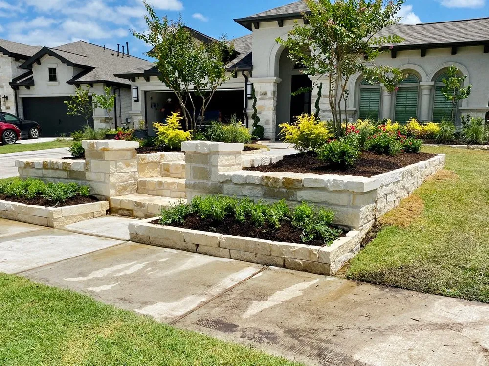 Reliable vinyl fence installation for homes in Spring, TX by Luxscape