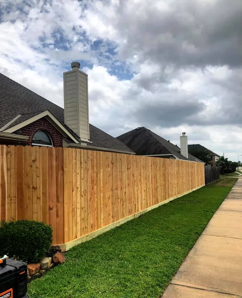 Quality privacy fencing experts serving Spring, TX - Luxscape