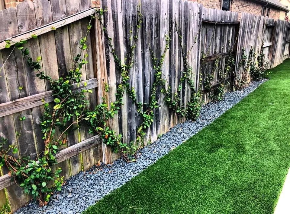 Trusted vinyl fence installation in Spring, TX by Luxscape