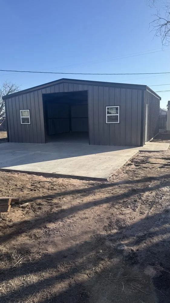 Local wood fence service experts serving Plainview, TX - LV Construction