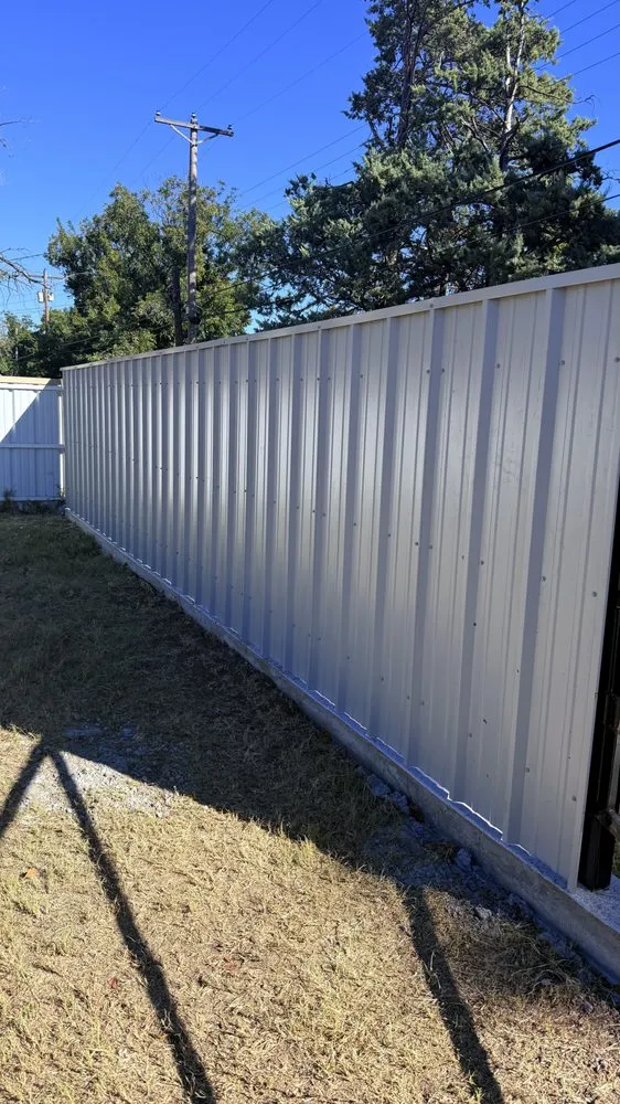 Quality fence repair experts serving Plainview, TX - LV Construction
