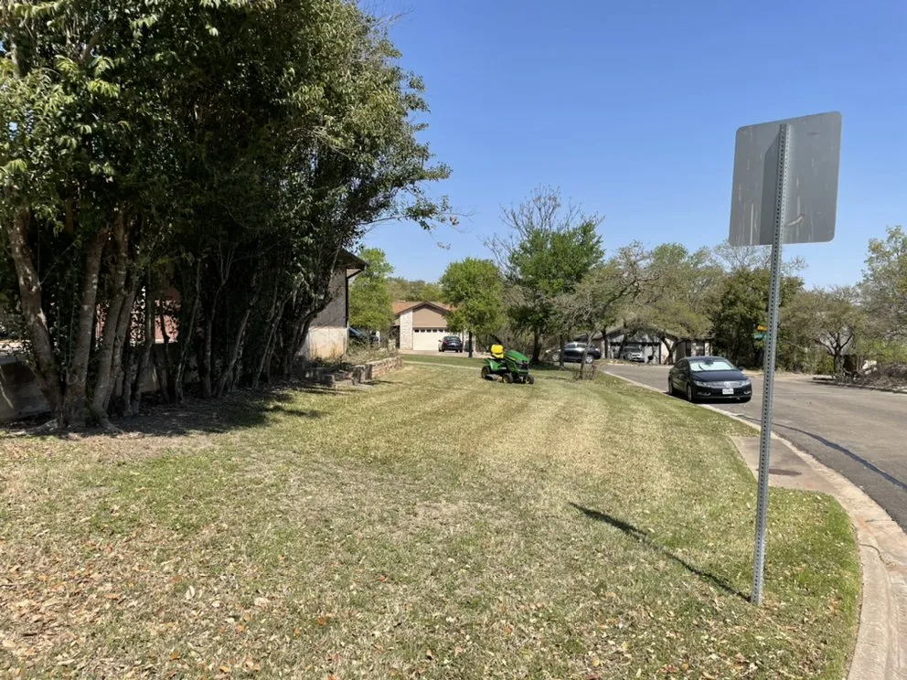 Affordable vinyl fence installation for homes in Austin, TX by Magic Landscape