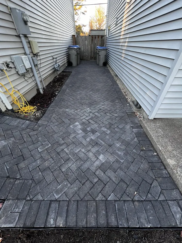 Reliable fence installation service in Beaverton, OR - Maple Bee Construction