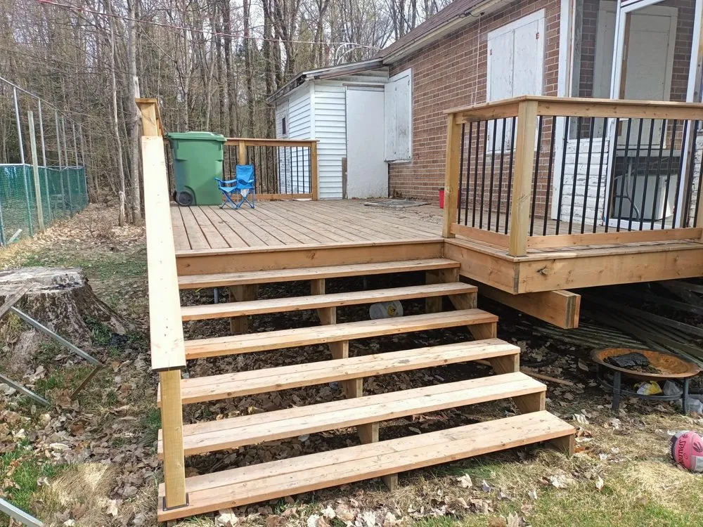 Trusted vinyl fence installation service in Austin, TX - Master Deck