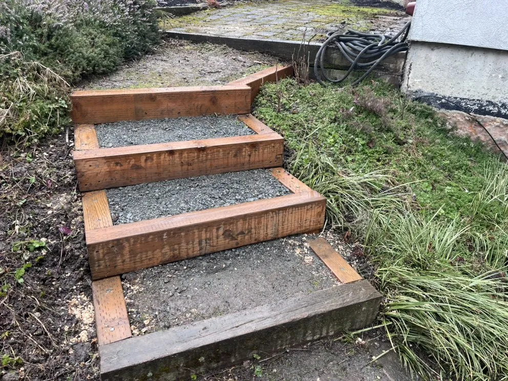 Quality vinyl fence installation service in Seattle, WA - Matt Soderback Construction