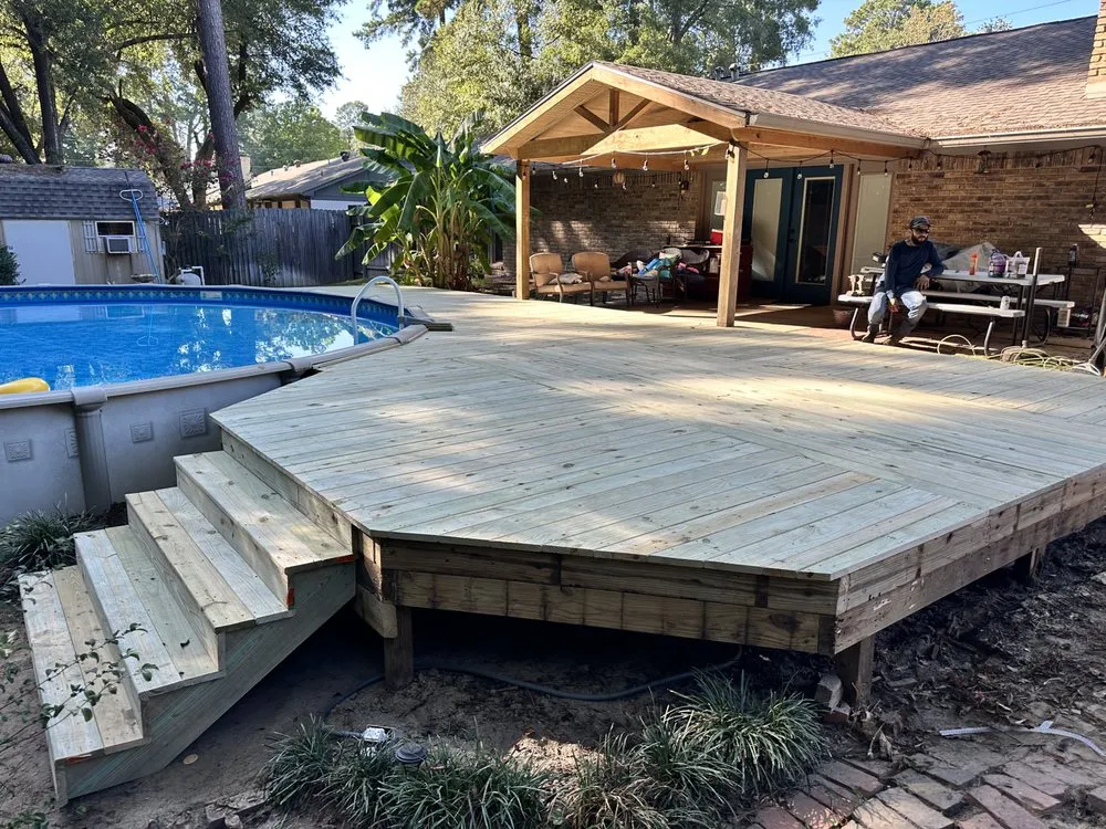 Professional vinyl fence installation in Longview, TX by MC Construction & Services