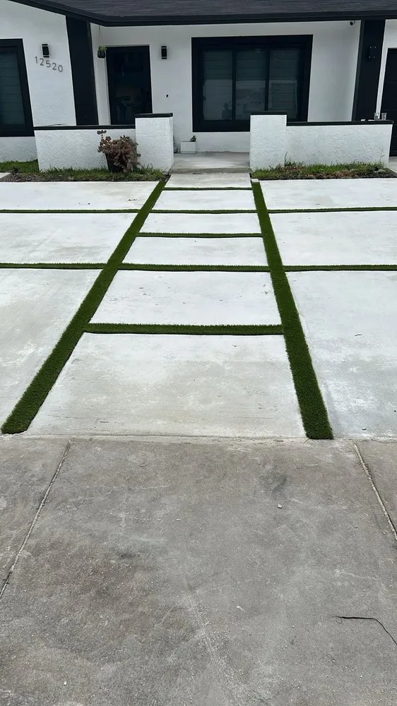 Professional fence repair in Hollywood, FL by Mega Constructions