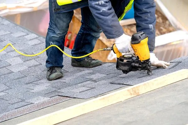 Mendez Roofing Logo