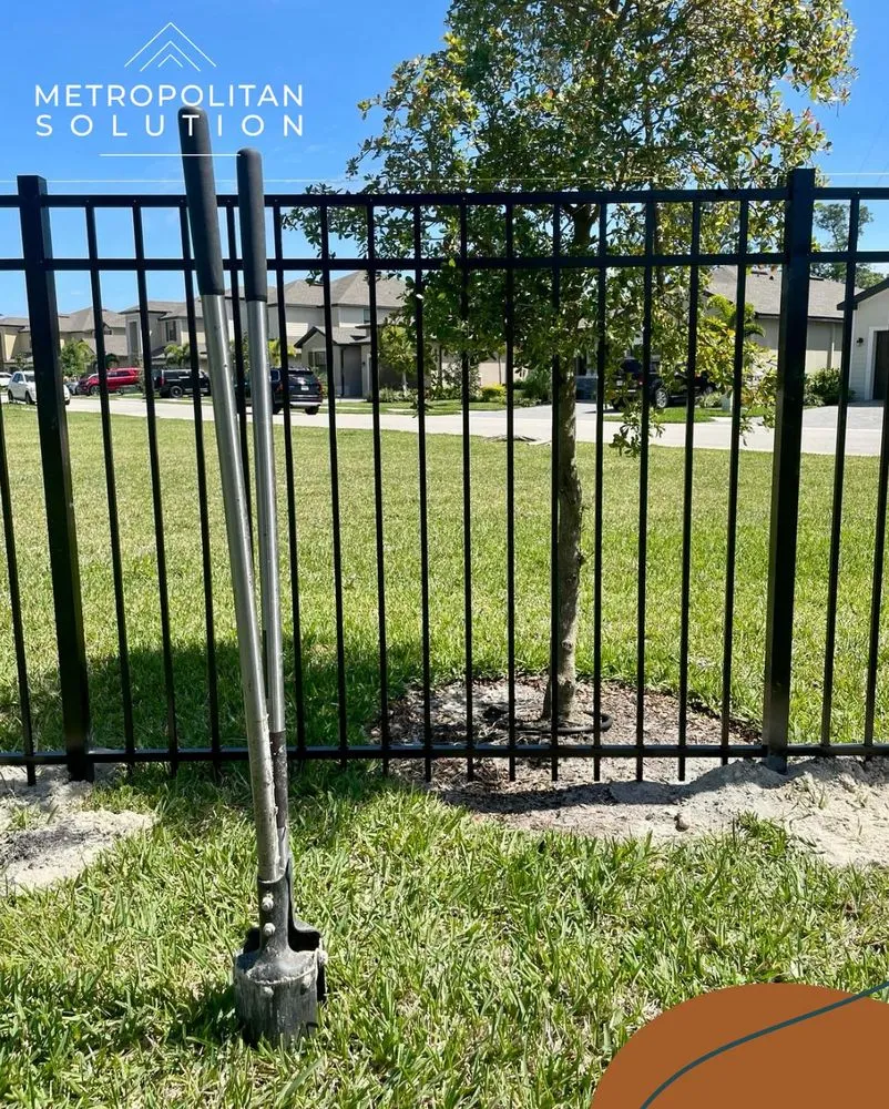 Local fence repair service in Katy, TX - Metropolitan Solution