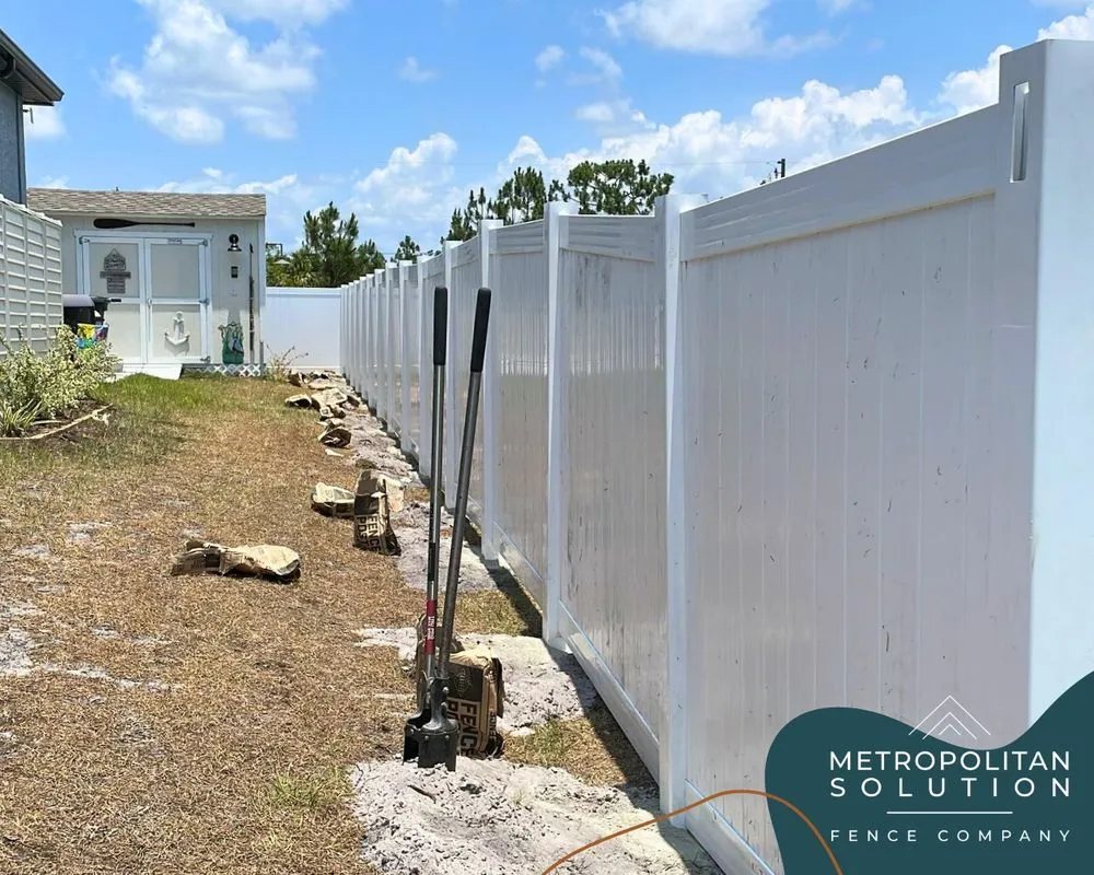 Affordable privacy fencing for homes in Katy, TX by Metropolitan Solution