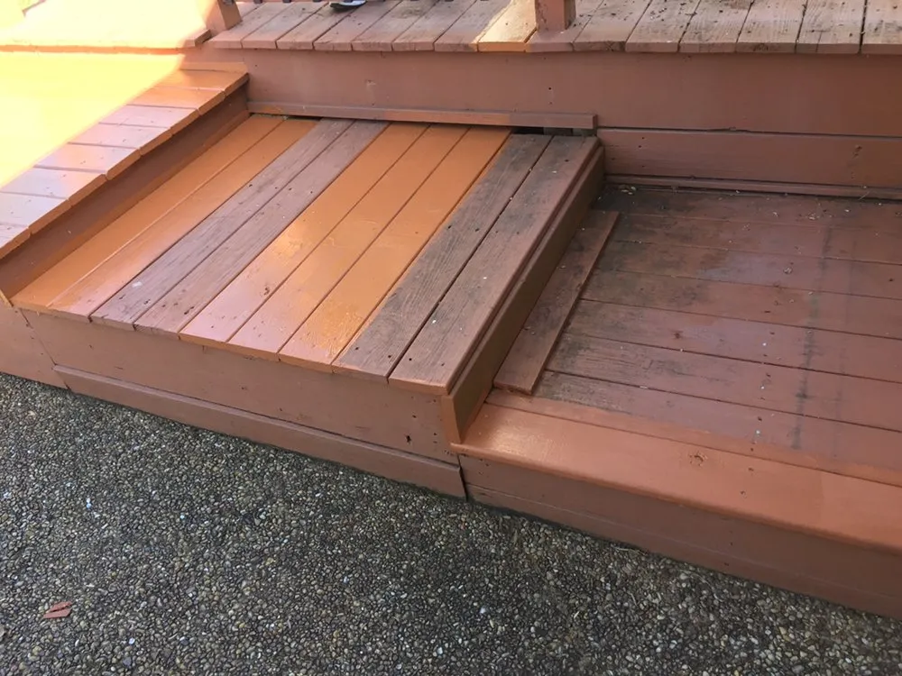 Top-rated vinyl fence installation in Conroe, TX by M.I. Services