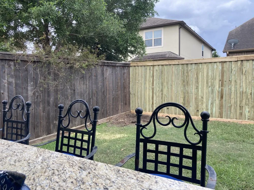 Reliable vinyl fence installation experts serving Tomball, TX - Mountain Development