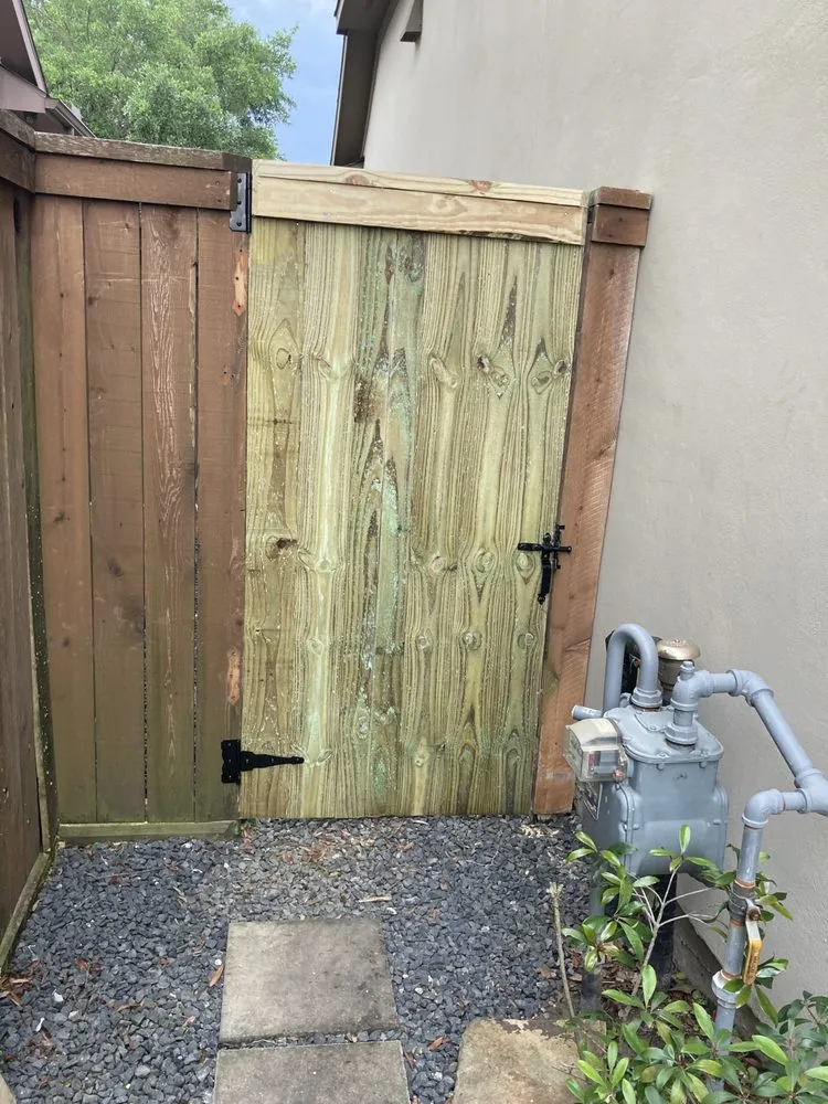 Top-rated fence repair in Tomball, TX by Mountain Development
