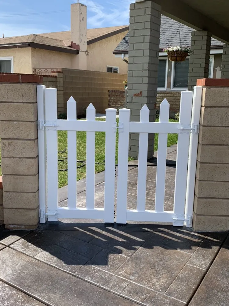 Expert chain link fencing in Carson, CA by Mr Vinyl Tech