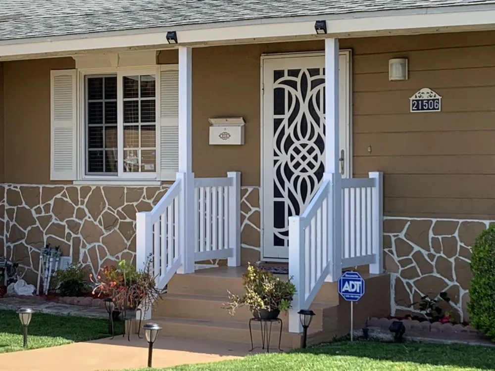 Affordable chain link fencing in Carson, CA by Mr Vinyl Tech