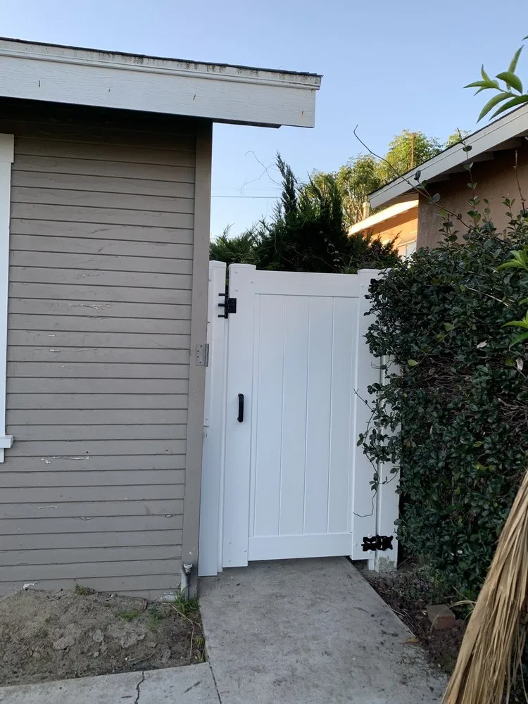 Expert fence repair in Carson, CA by Mr Vinyl Tech
