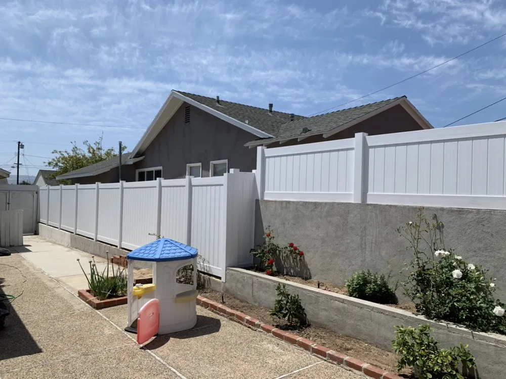 Professional privacy fencing in Carson, CA by Mr Vinyl Tech