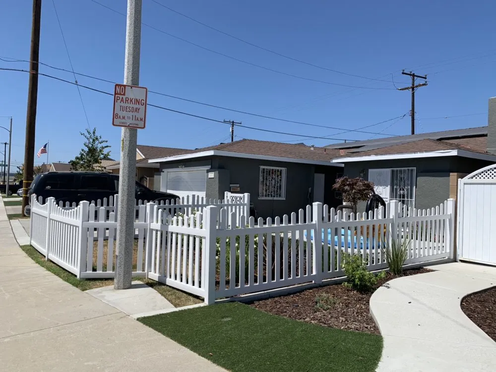 Affordable privacy fencing in Carson, CA by Mr Vinyl Tech