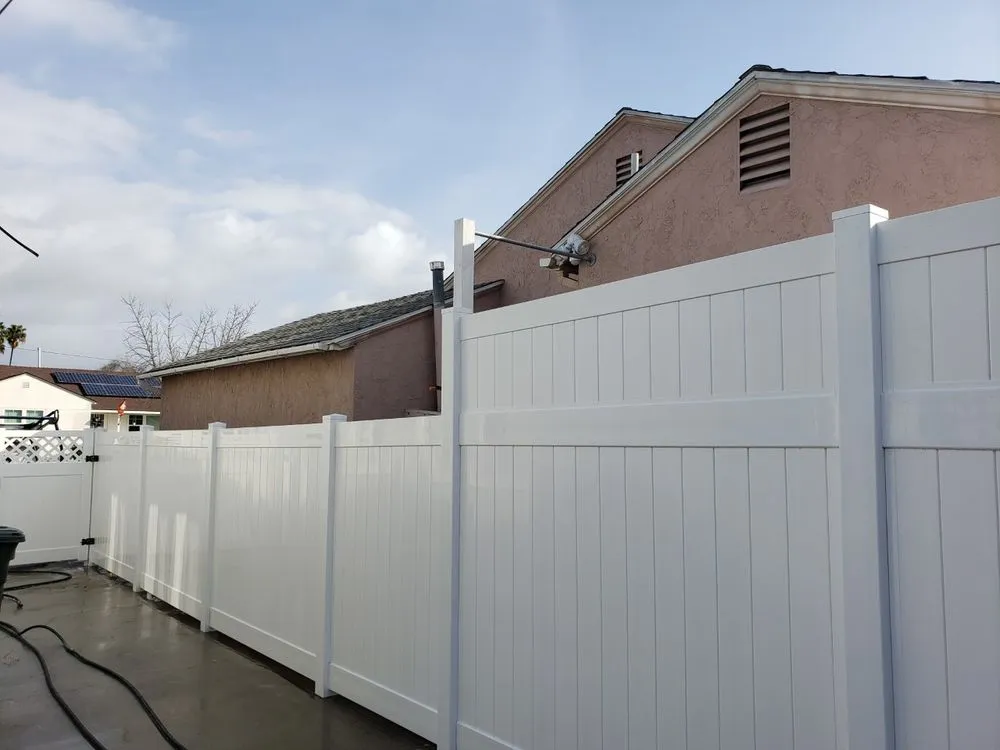 Reliable vinyl fence installation experts serving Carson, CA - Mr Vinyl Tech