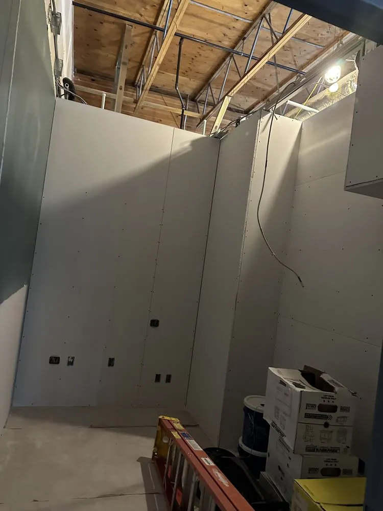 Top-rated privacy fencing in Everett, WA by MTZ Drywall