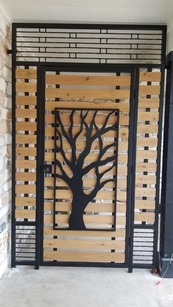 Local wood fence service experts serving Kyle, TX - Munoz Ironwork