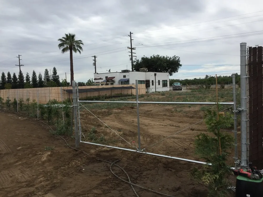 Local vinyl fence installation experts serving Exeter, CA - Mx Fencing
