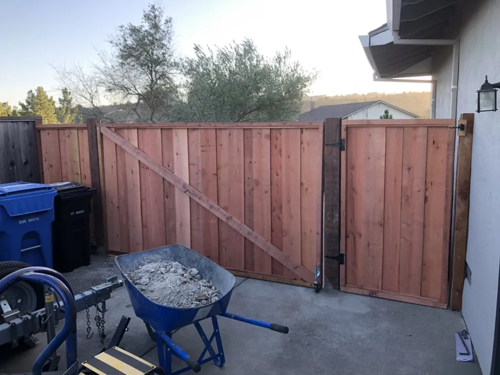 Expert vinyl fence installation experts serving Concord, CA - Native Earth
