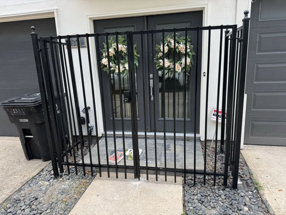 Local fence installation for homes in Porter, TX by Oak Mountain