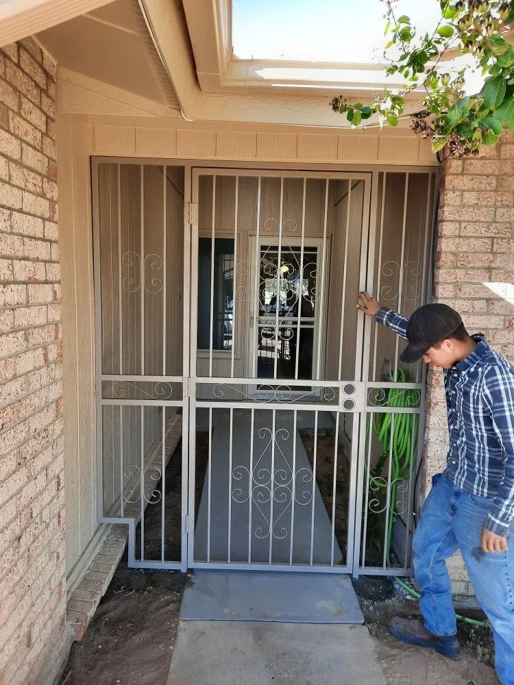 Affordable privacy fencing experts serving El Paso, TX - Optimized Welding Services