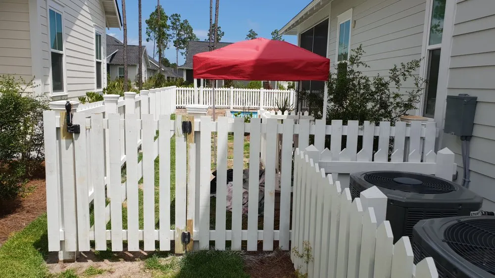 Expert privacy fencing experts serving Freeport, FL - PanstructionPro