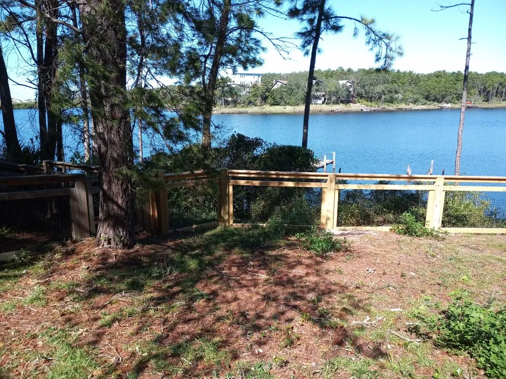 Trusted fence installation service in Freeport, FL - PanstructionPro
